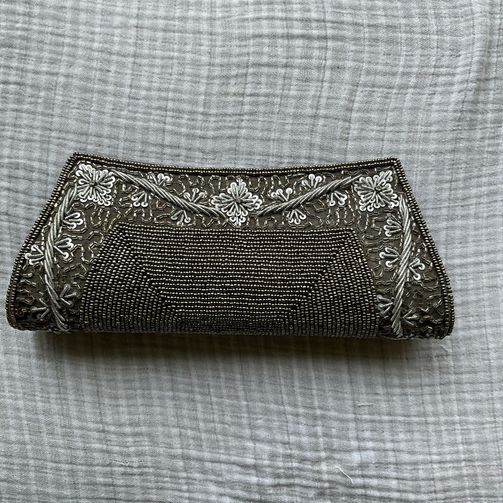 New Elegant Beaded Clutch - Picture 2 of 5